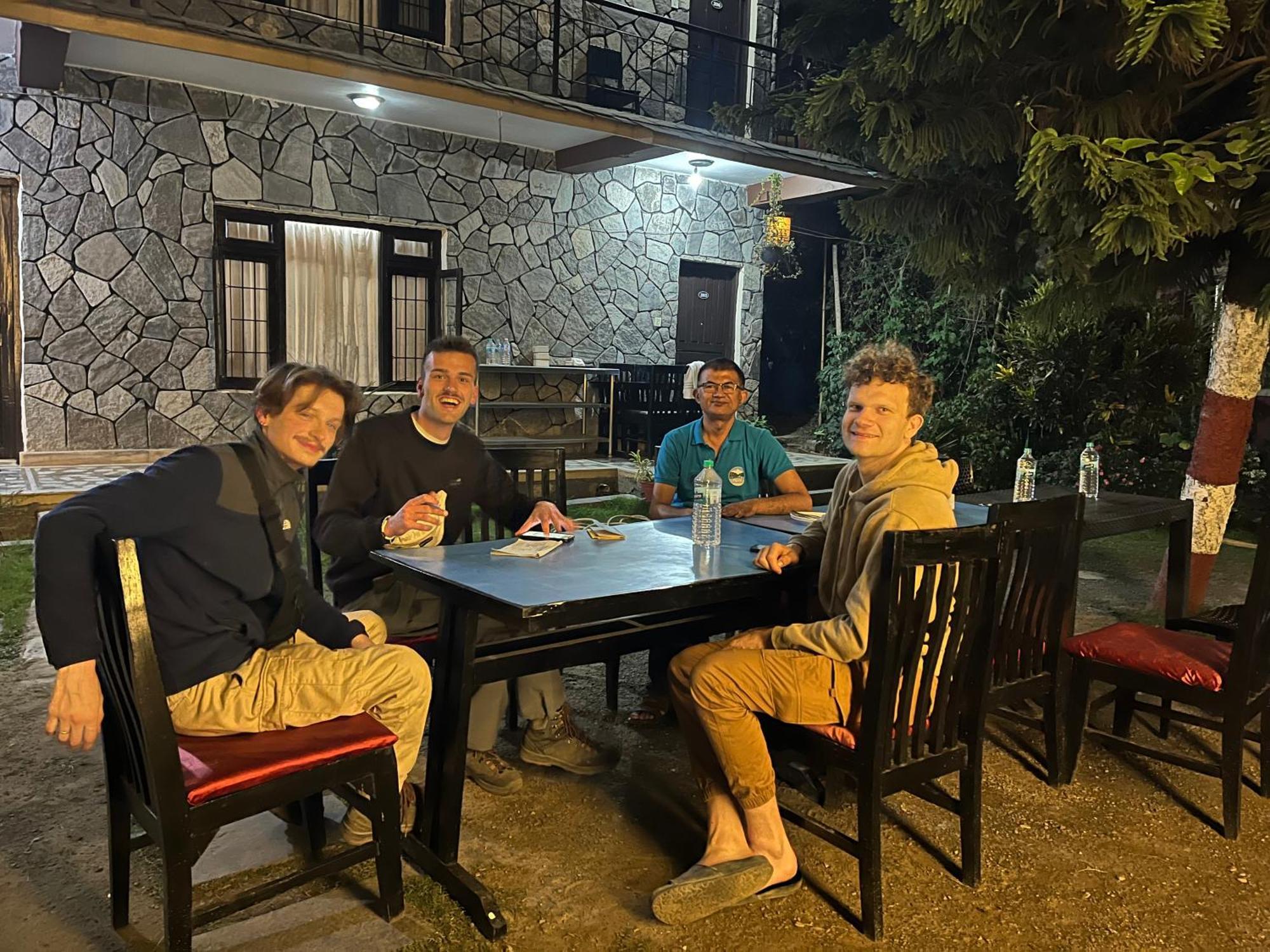 Hotel Trekkers Lodge Pokhara Buitenkant foto