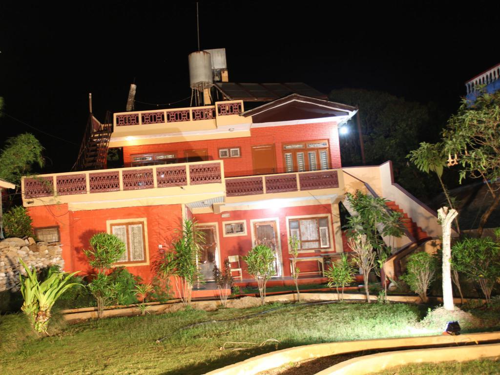 Hotel Trekkers Lodge Pokhara Buitenkant foto