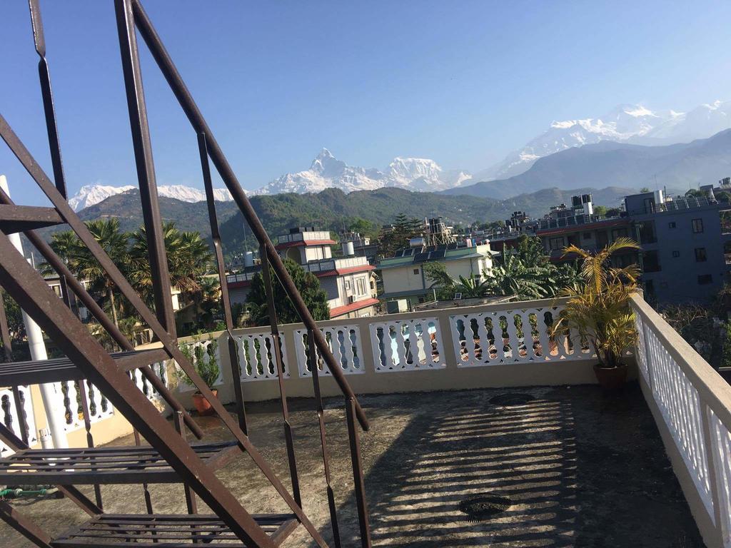 Hotel Trekkers Lodge Pokhara Buitenkant foto