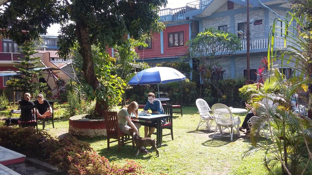 Hotel Trekkers Lodge Pokhara Buitenkant foto