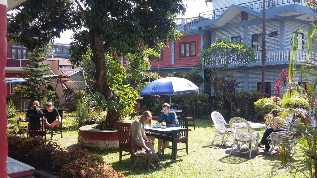 Hotel Trekkers Lodge Pokhara Buitenkant foto